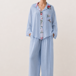 ensemble-bleu-fleuri-elegant